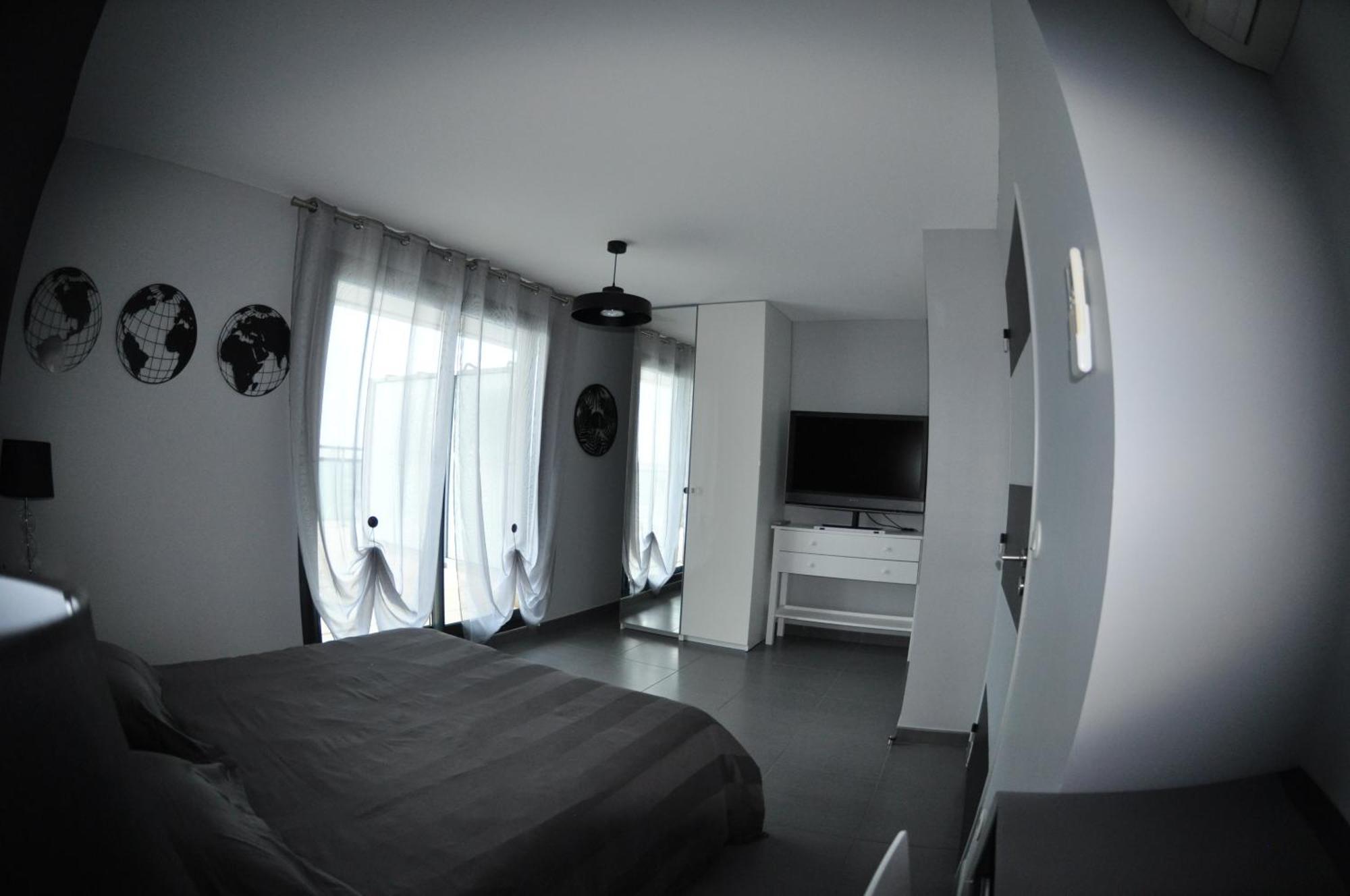 Albatros Apartment Кане Екстериор снимка