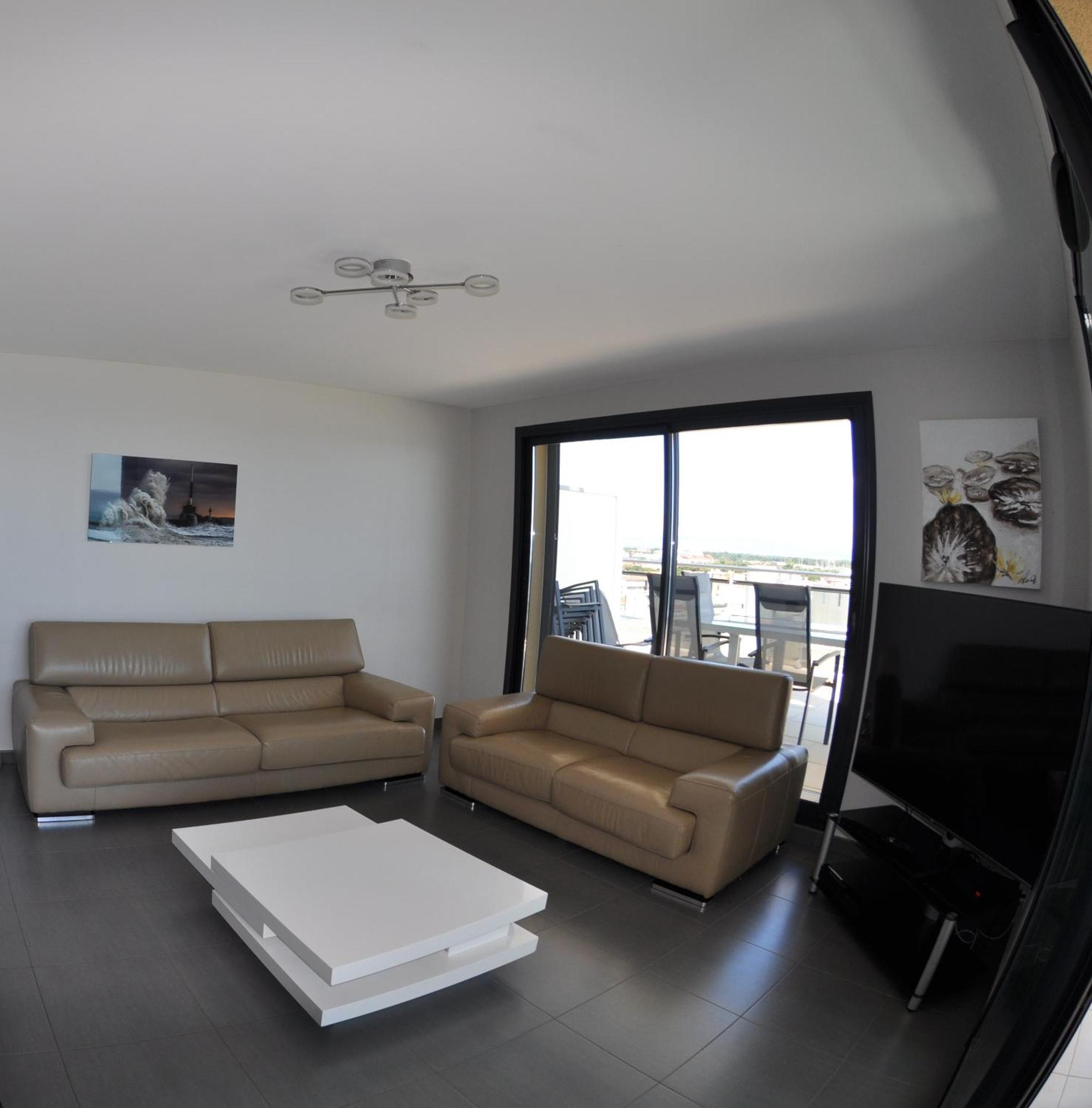 Albatros Apartment Кане Екстериор снимка