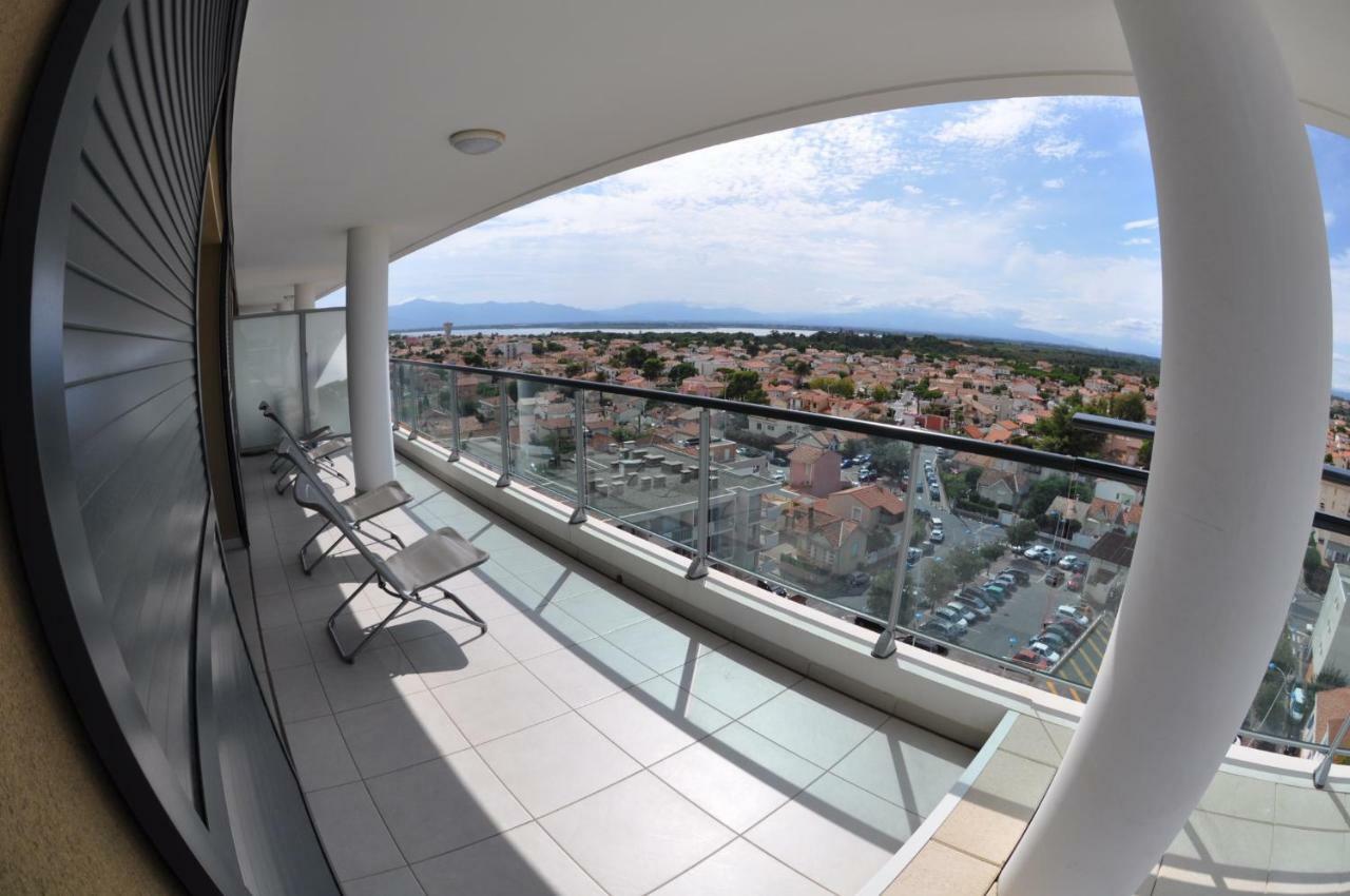 Albatros Apartment Кане Екстериор снимка